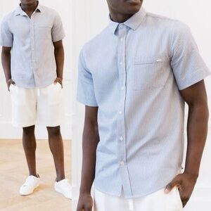 Cozy Earth Men's Collared Blue Short Sleeve Buttoned Down Striped Shirt Sz Med